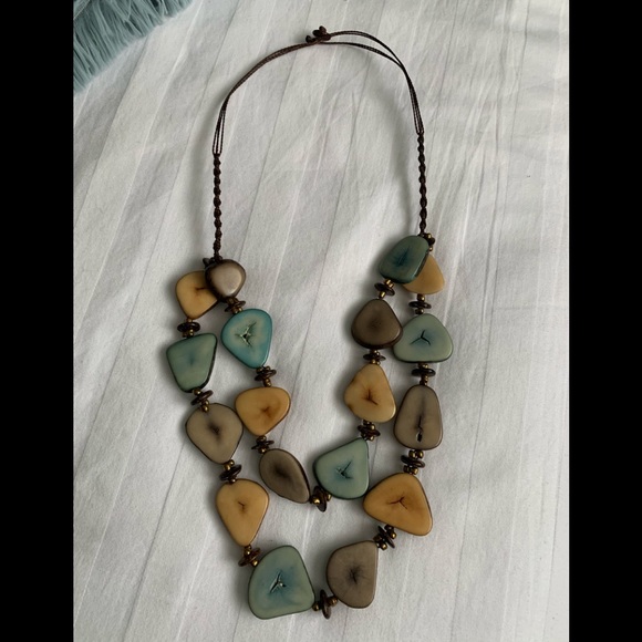 Beautiful Hand-made Wood necklace and bracelet - Picture 1 of 3
